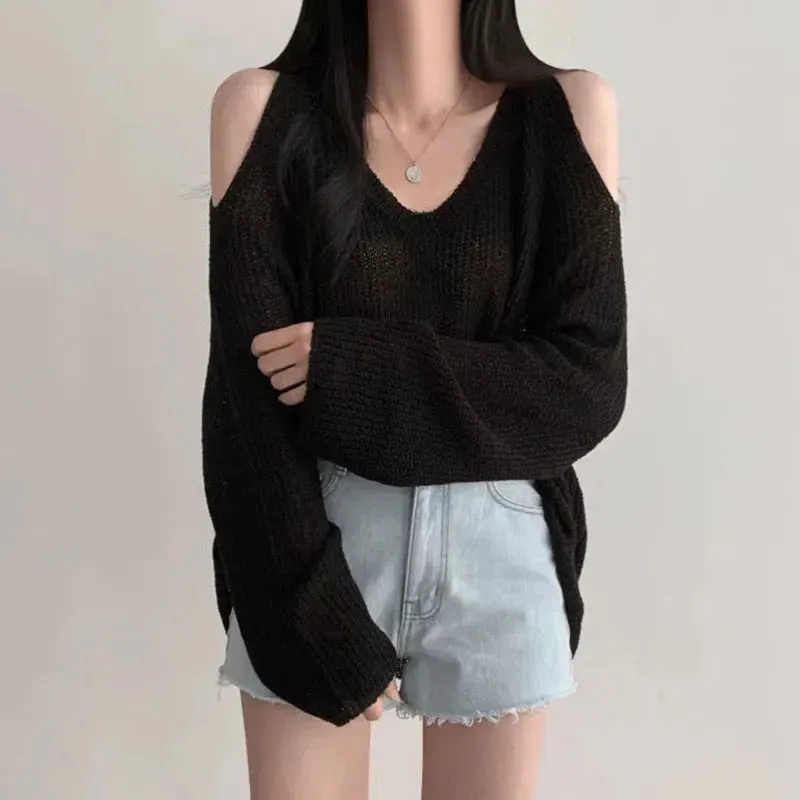 Cut-Out Shoulder Loose Knit Sweater