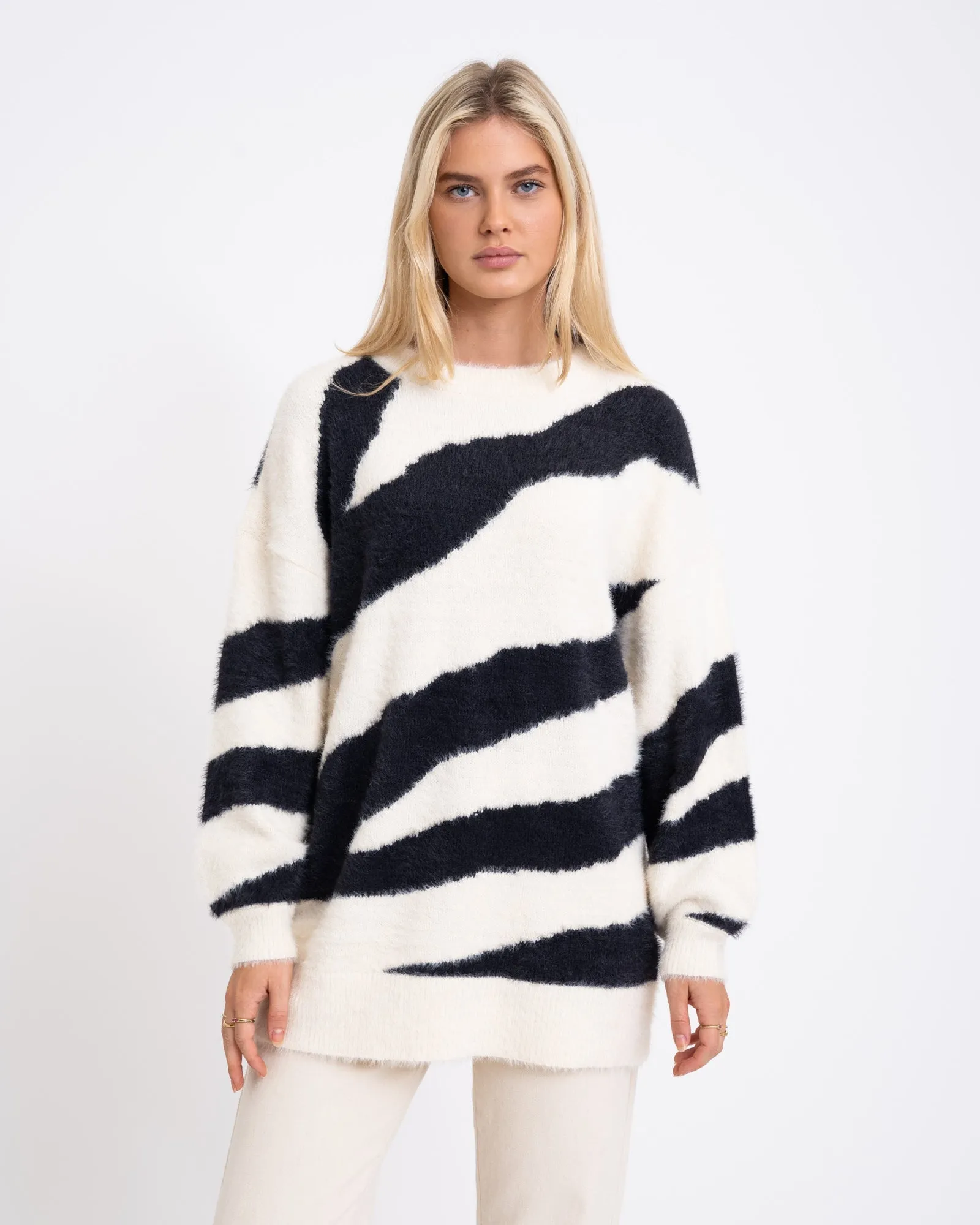 Heidi O-Neck Knit Eggnog/Black