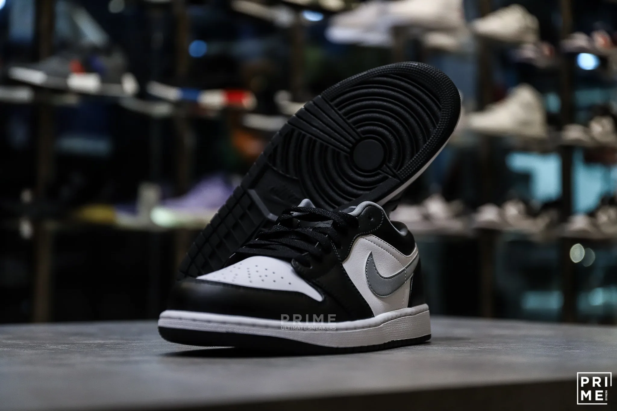 Nike Air Jordan 1 Low  Black Medium Grey (553558 040)