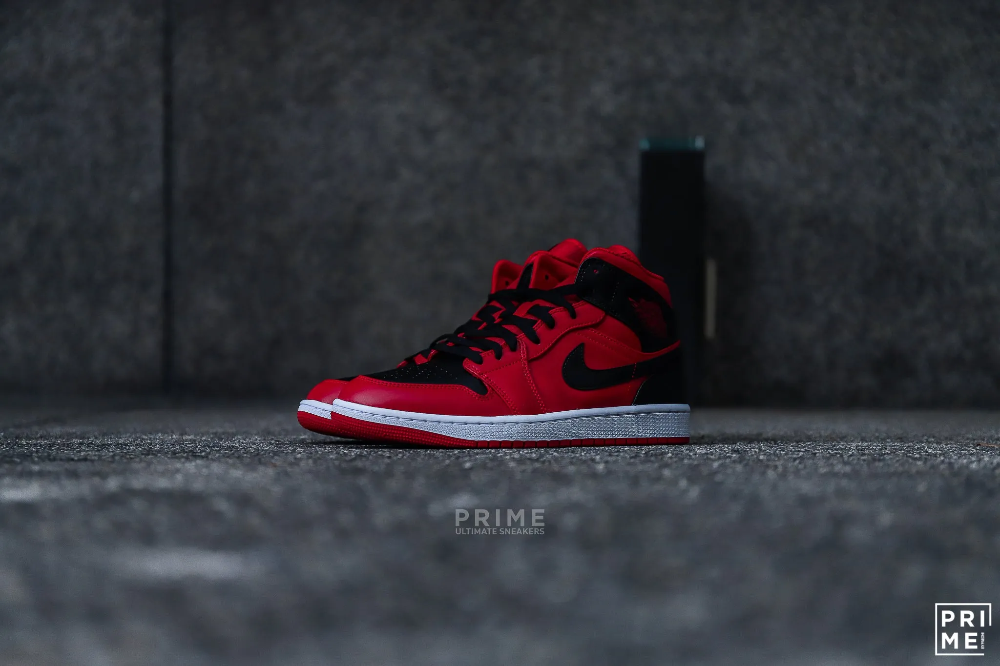 Nike Air Jordan 1 MID  Reverse Bred (554724 660)