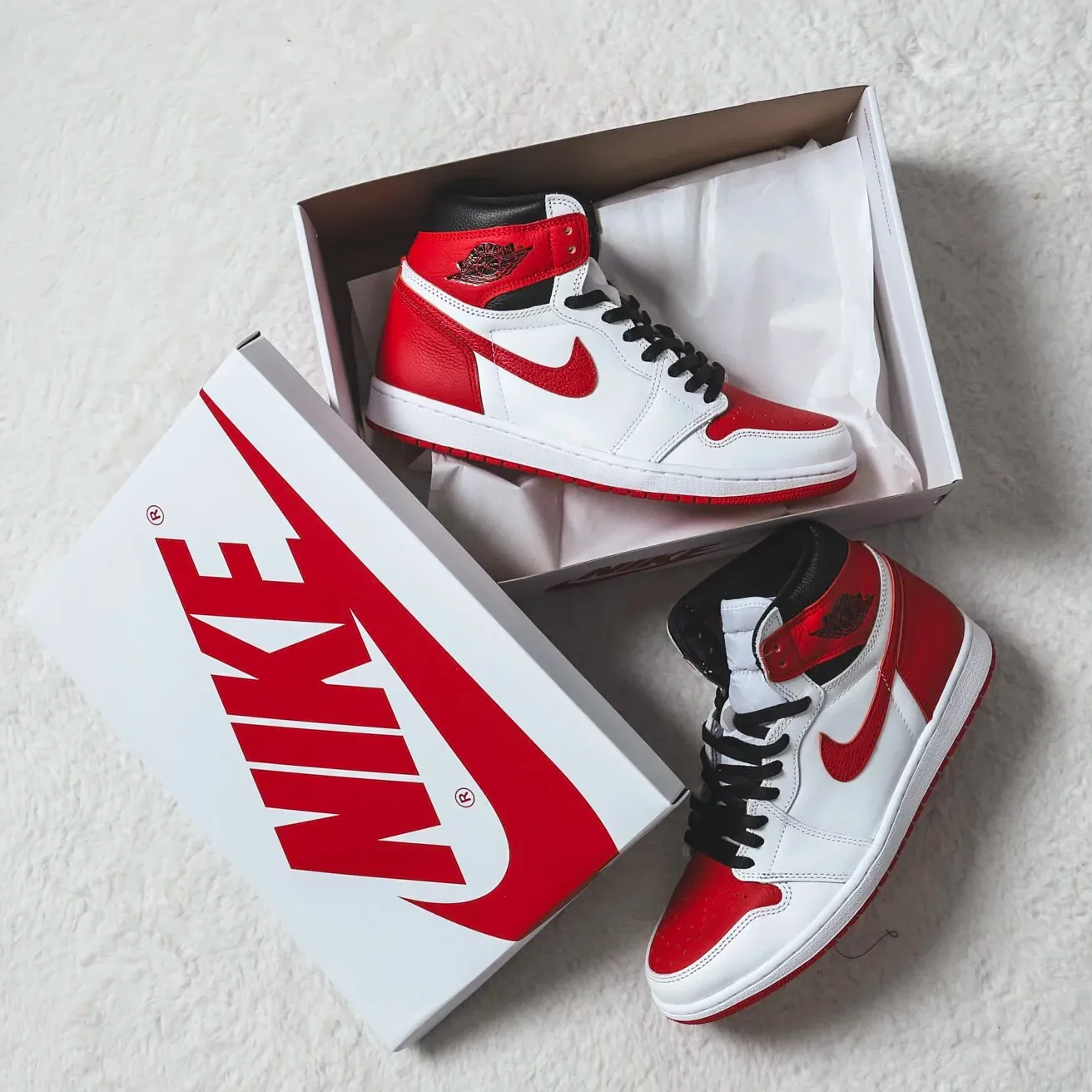 Nike Air Jordan 1 Retro High OG Heritage [555088-161]