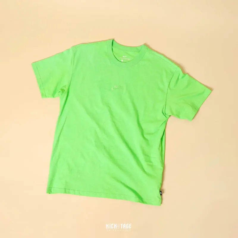 Nike NSW Small Embroidered Logo Swoosh Tee [DB3194]