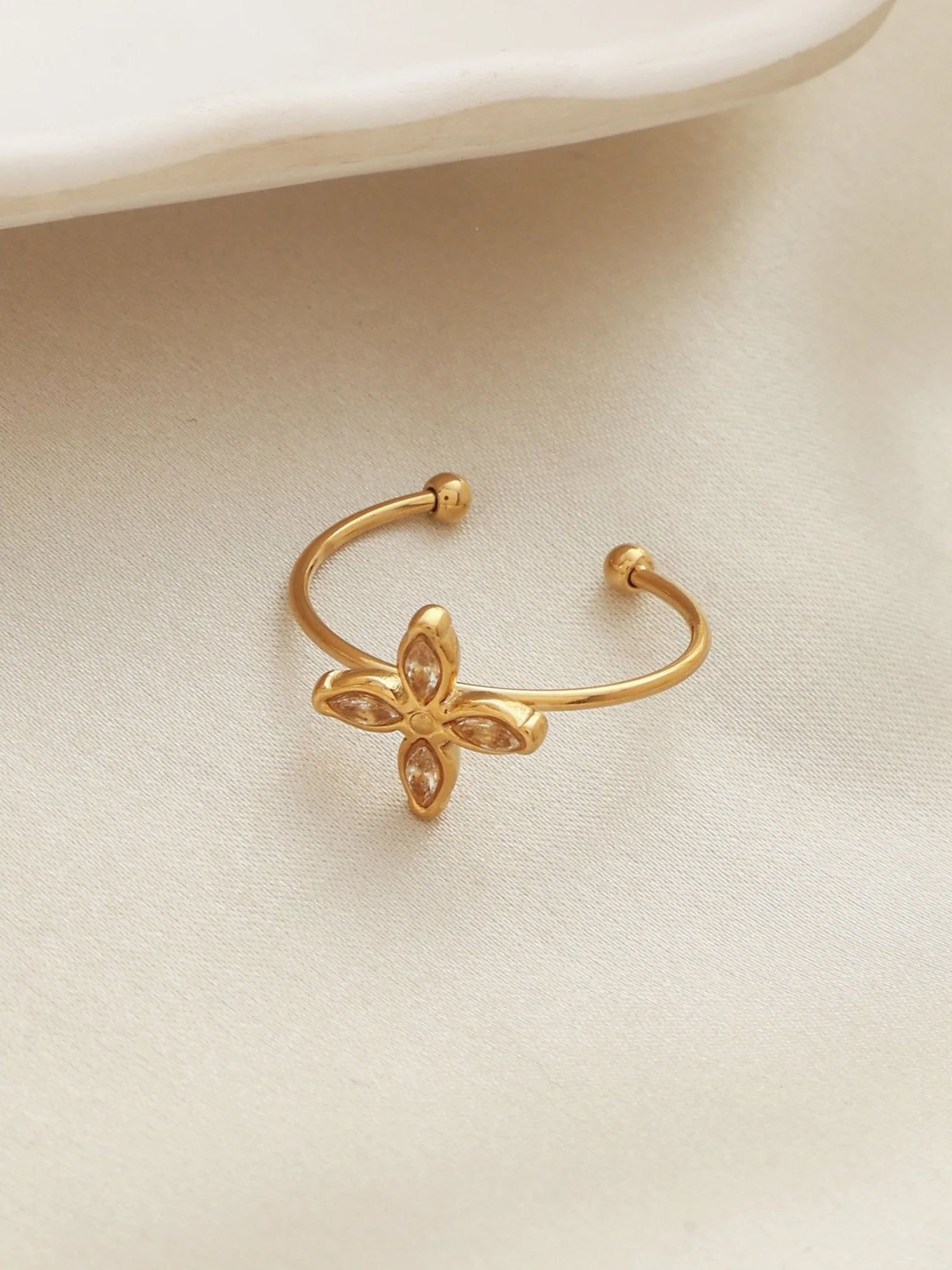 White Clover Ring